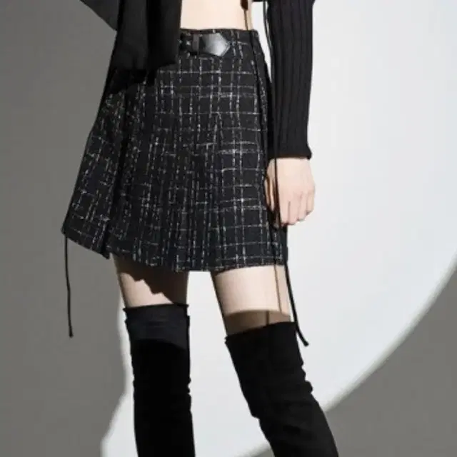 어반드레스 Belt Tweed Mini Skirt 블랙