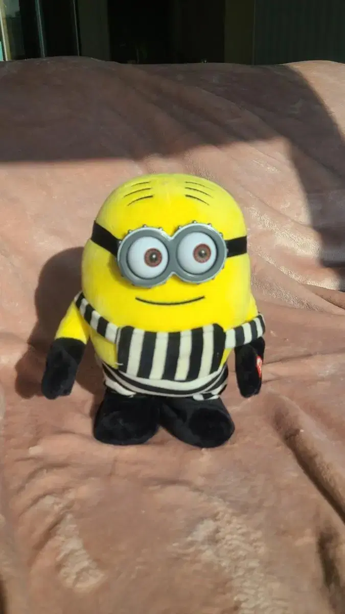 Quick sale!Minions singing and moving doll for sale!