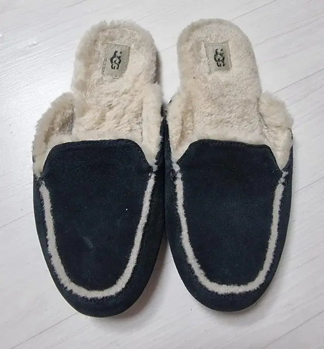 UGG 어그 슬리퍼 245