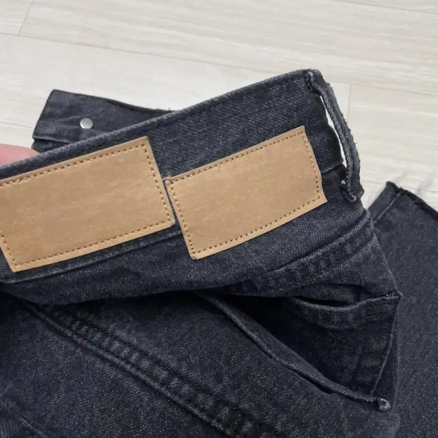 토니웩 Musk Slim-Straight Jeans_ Black Wash