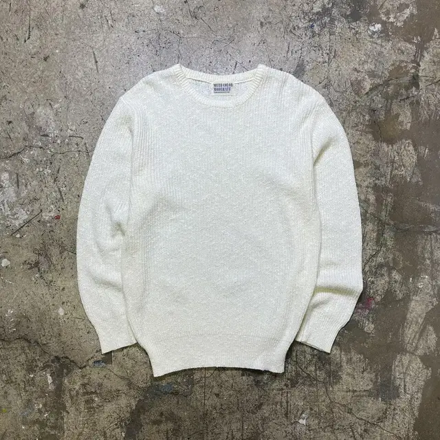 MUTE COLOR MODERATE Knit (M) 니트