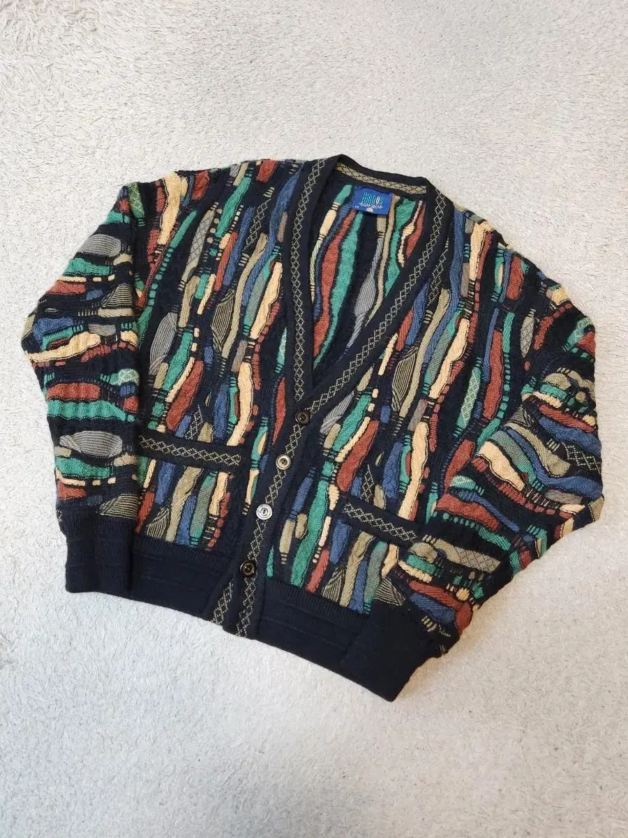 LIMNOS Cable Knit Cardigan