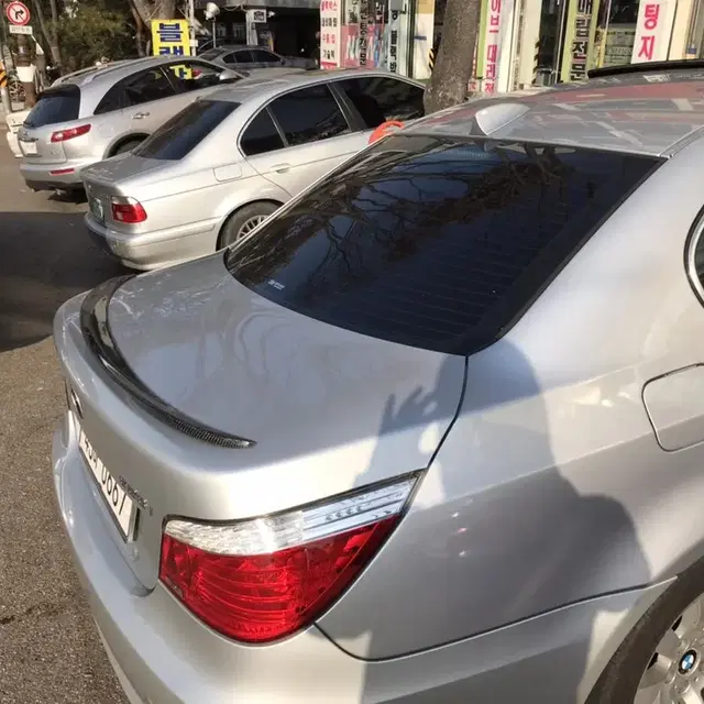 BMW 520 카본리어 스포일러