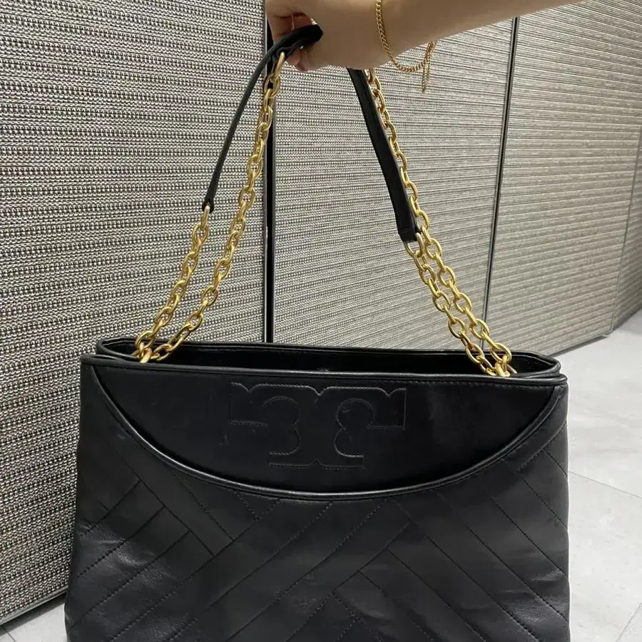 Tory Burch 토리버치 알렉사 슬라우치 토트백 36911