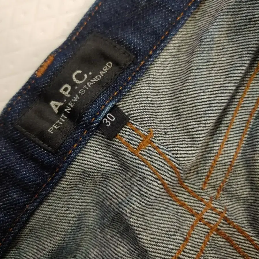 a.p.c 아페세 뉴쁘띠스텐다드