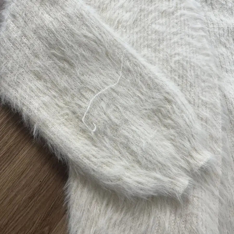 오도어  Toffu fur cardigan 퍼가디건 아이보리