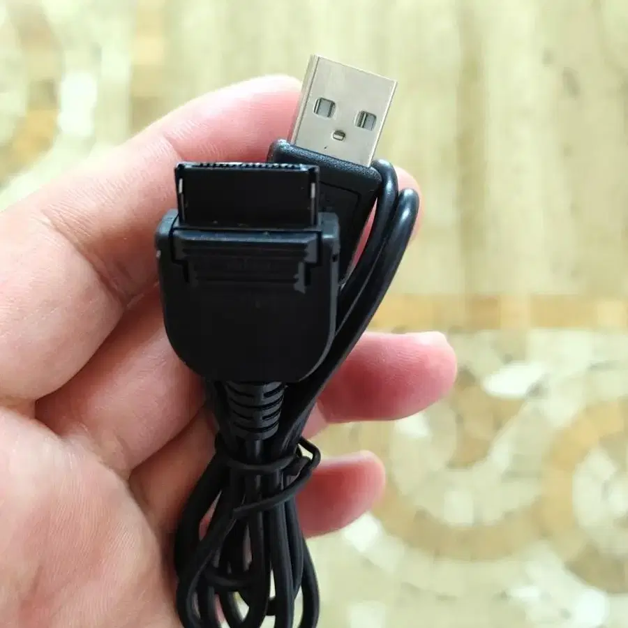 모토로라  스타택 st7760  usb  충전기