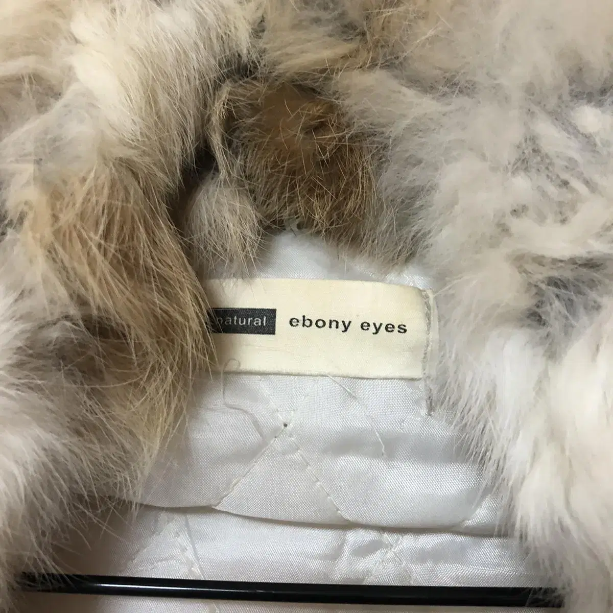 Vintage ebony eyes beige fur short jp