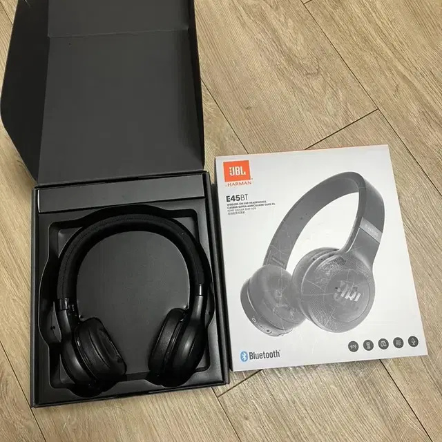 JBL E45BT무선 헤드셋 판매 합니다!