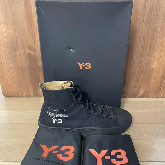 Y-3 하이탑 스니커즈 블랙 270사이즈