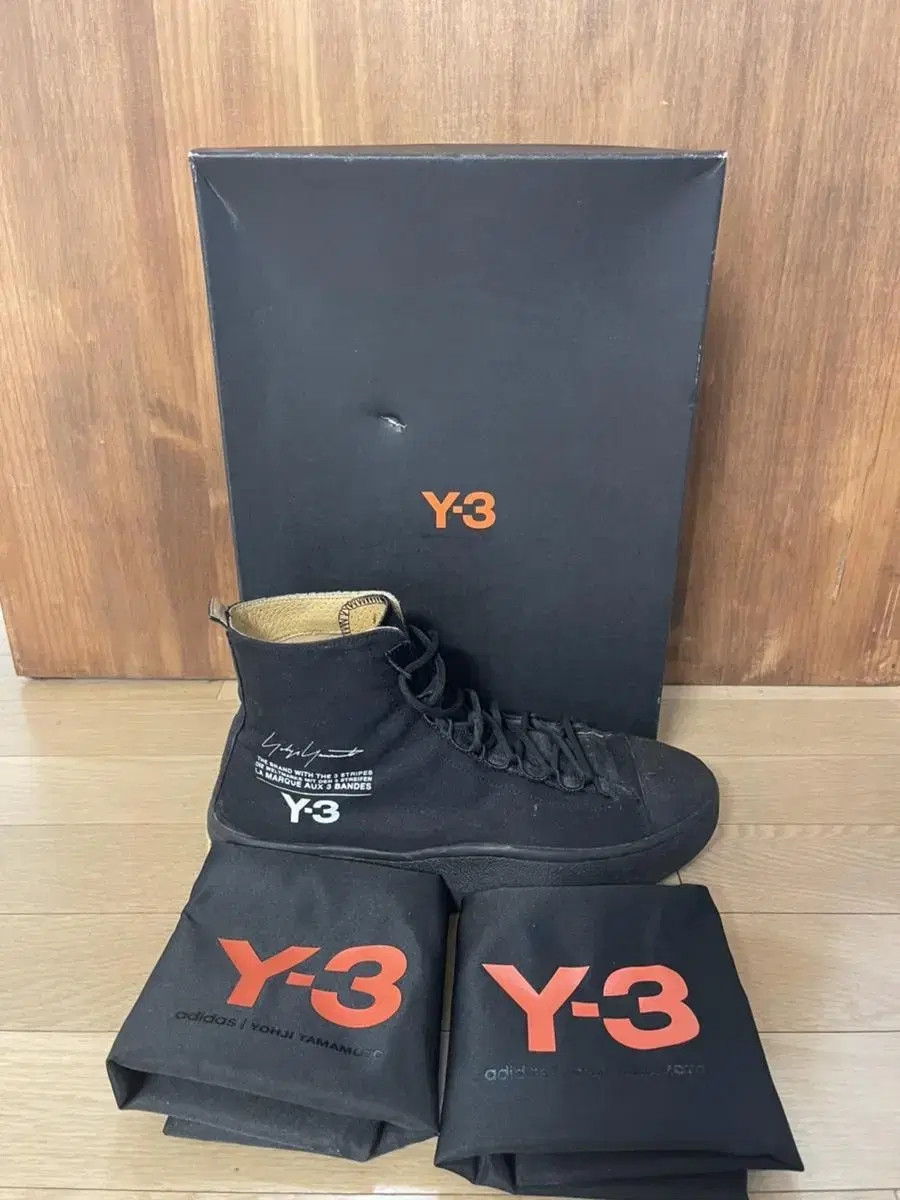 Y-3 하이탑 스니커즈 블랙 270사이즈