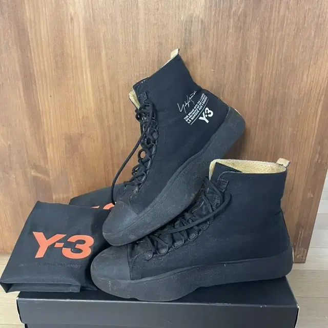 Y-3 하이탑 스니커즈 블랙 270사이즈