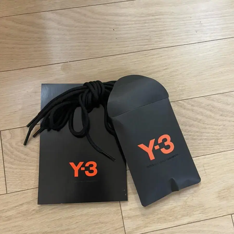 Y-3 하이탑 스니커즈 블랙 270사이즈