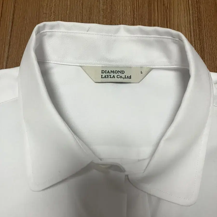 다이아몬드 레이라 The Classic white shirt S40