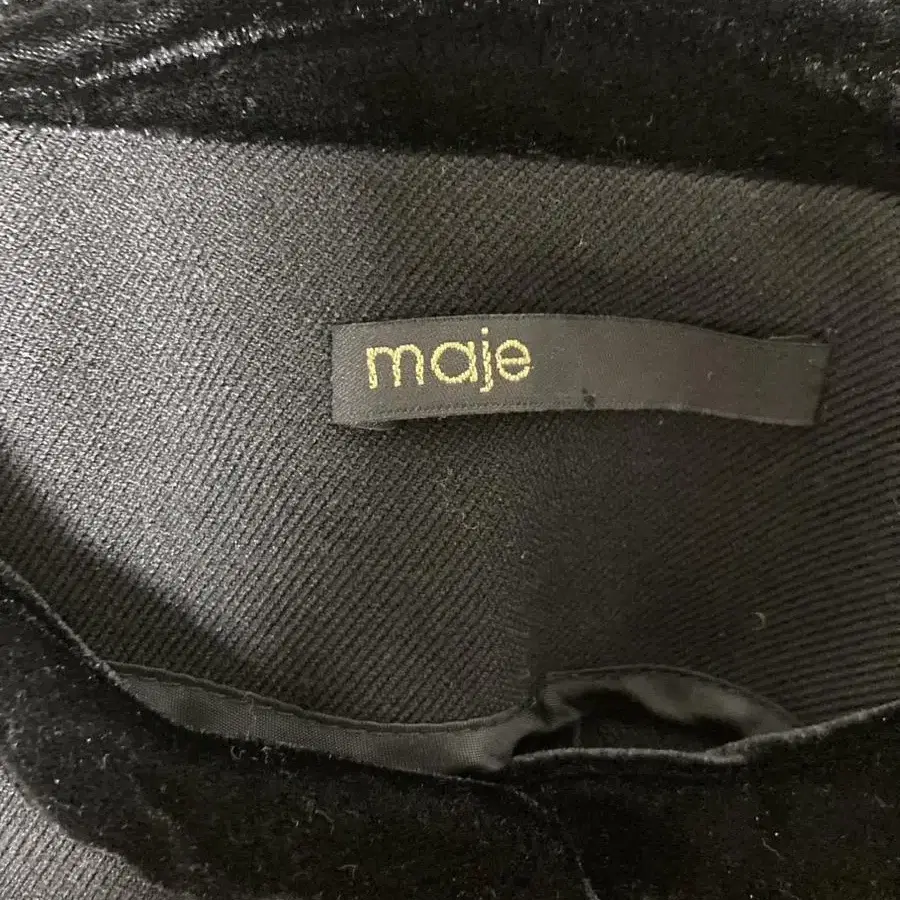 maje 마쥬 21FW 블랙 팬시 버튼 스케이터드레스 플레어 원피스