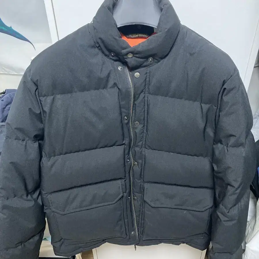 유니폼브릿지 19fw mountain down parka 블랙 L 팝니다