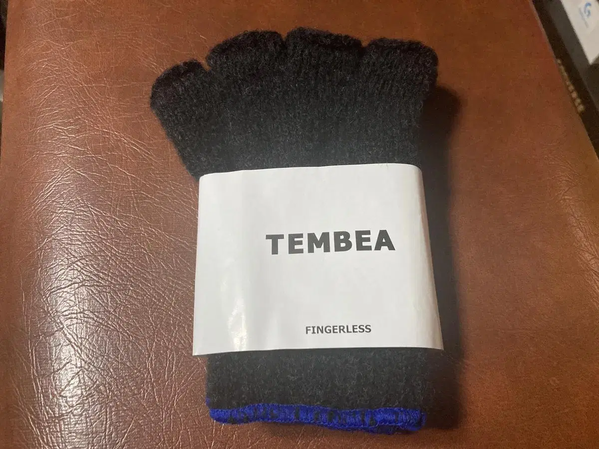 [새상품] Tembea 22FW 템베아 핑거리스 장갑 차콜/블루