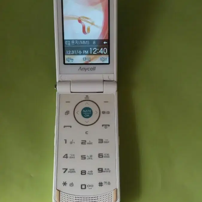 SCH-W890 미러볼폰