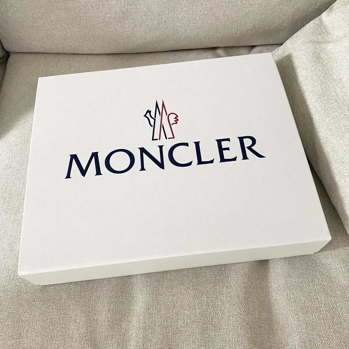 MONCLER 몽클레어 박스 옷걸이 더스트백 메세지카드 백화점구성품 등