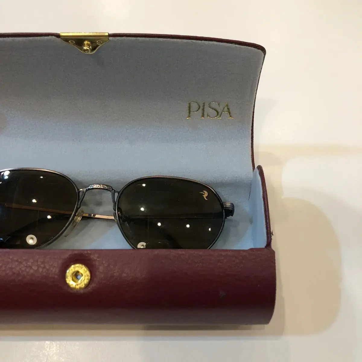 Vintage Pisa wine leather sunglasses c