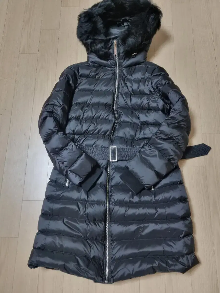 Women's Burberry Limehouse Fur Puffer M