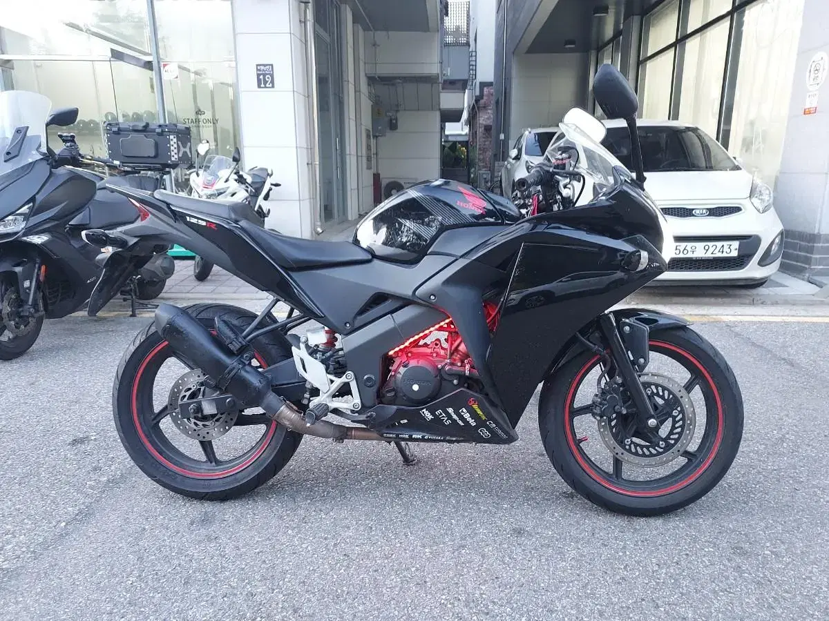 cbr125 16년식 저렴하게 판매합니다.