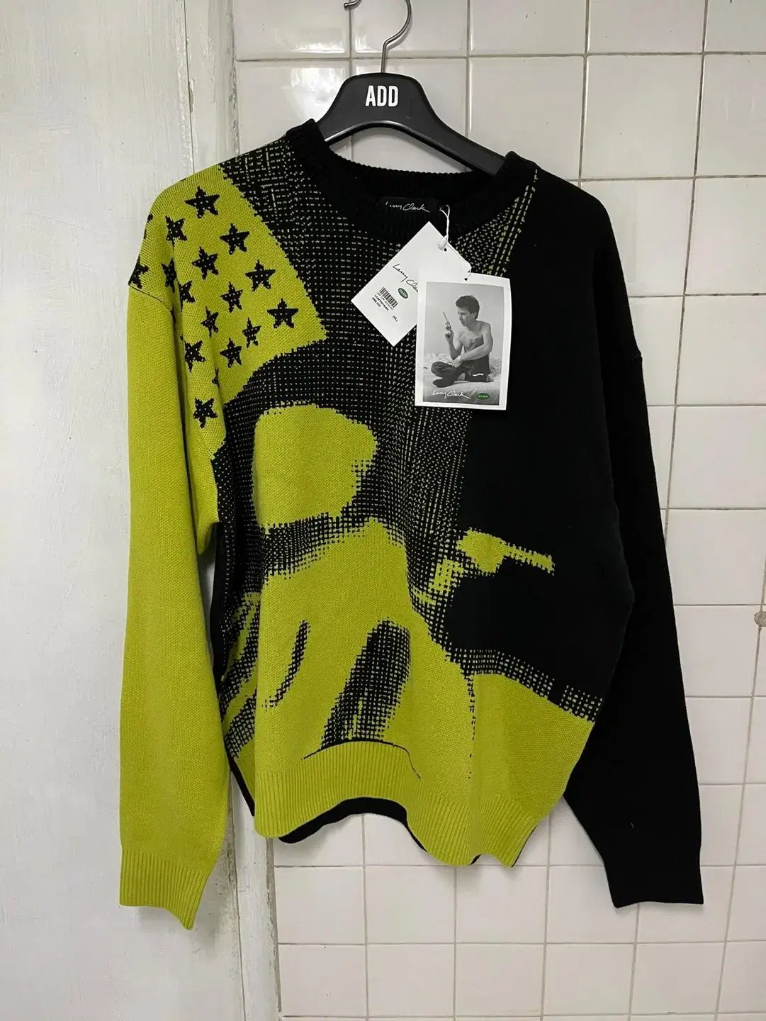 XL) Larry Clock Knit