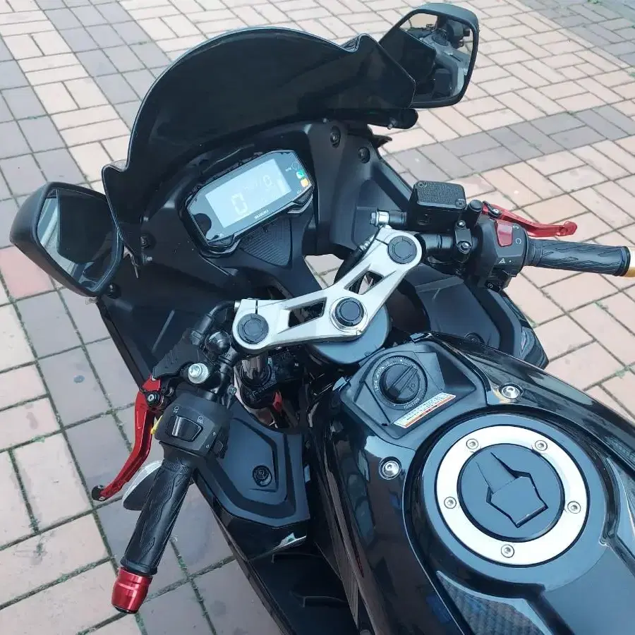 스즈키 gsxr-125 21년식 판매합니다