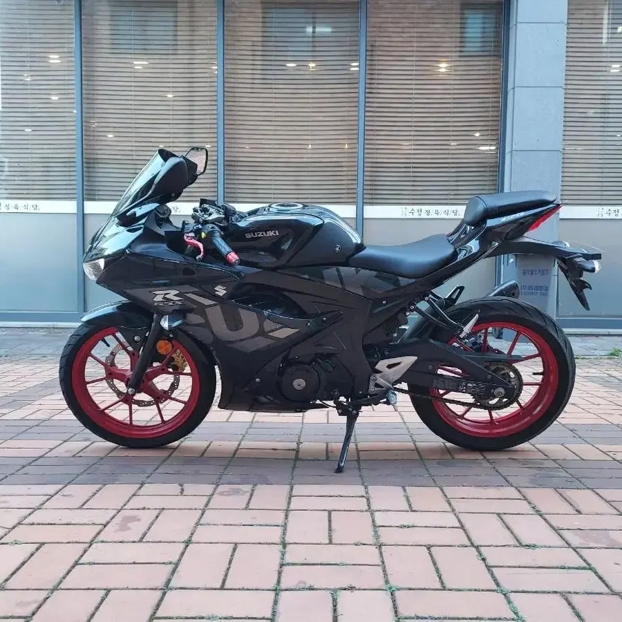 스즈키 gsxr-125 21년식 판매합니다