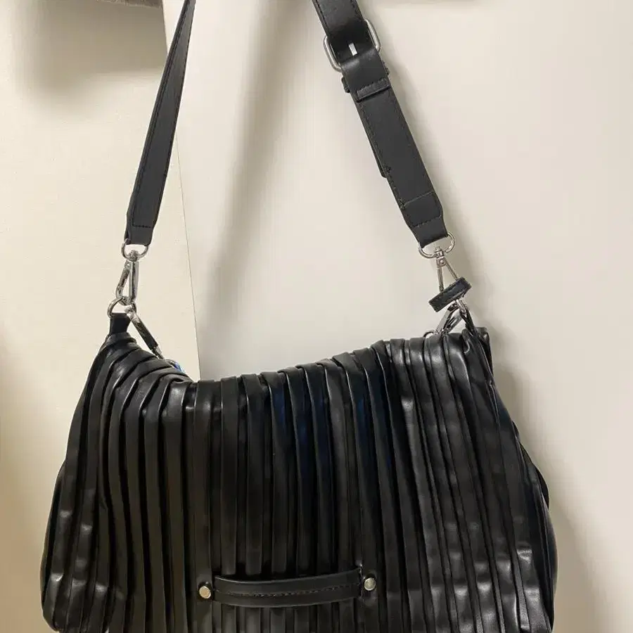 프라이빗룩북 accordian folded bag (black)