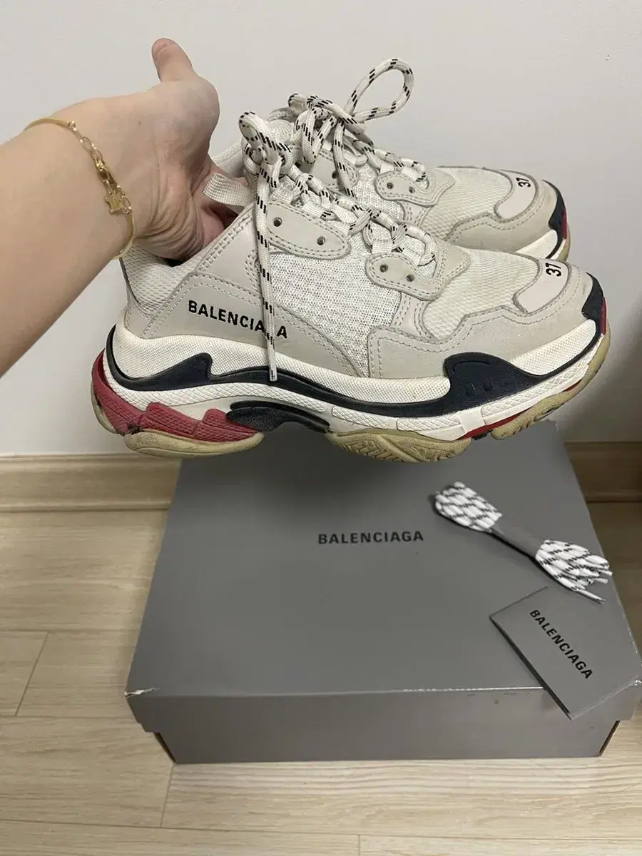 Balenciaga Triple S 37