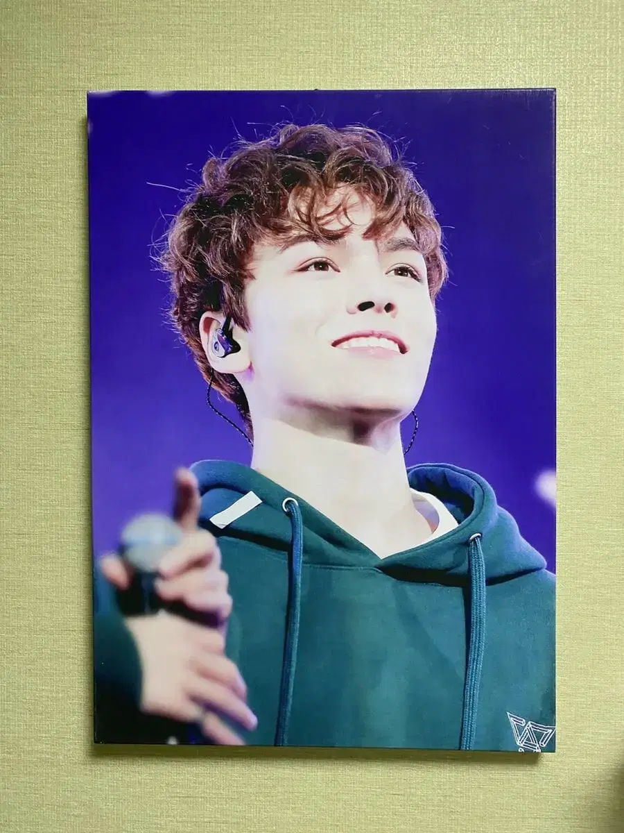 Seventeen vernon Canvas A2 Framed