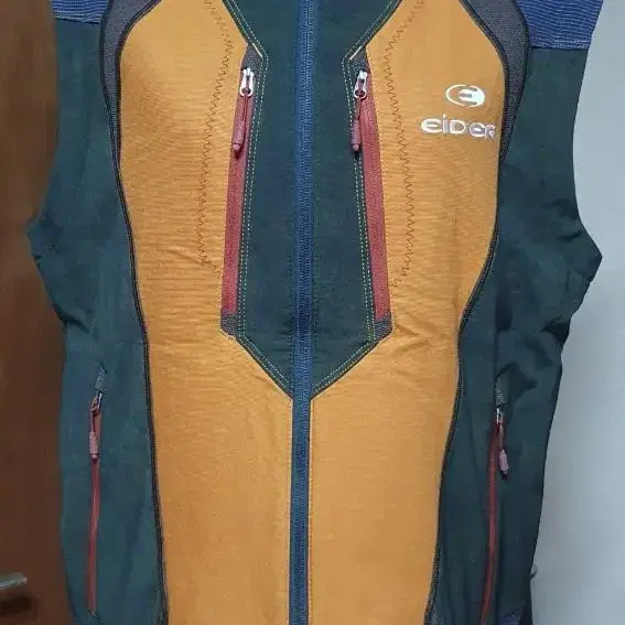 아이더 Vinicola Climb Vest 100