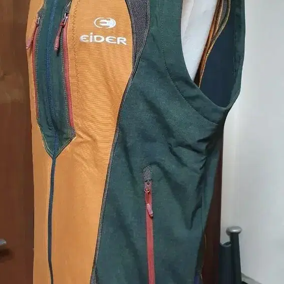 아이더 Vinicola Climb Vest 100