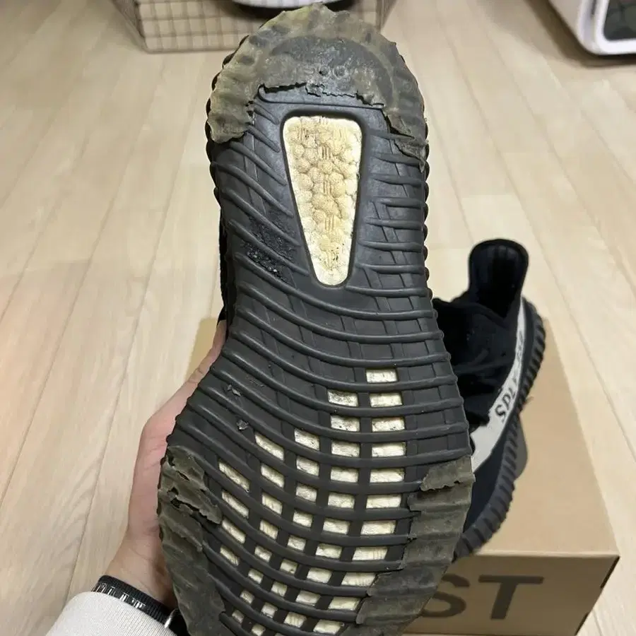 이지 350 yeezy boost 350 판매합니다