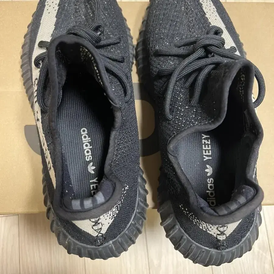 이지 350 yeezy boost 350 판매합니다