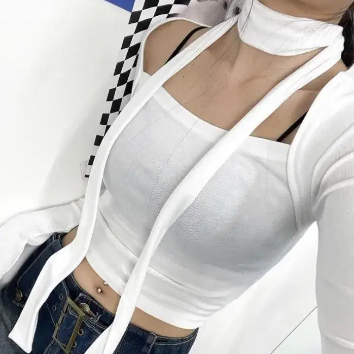 아쿠비클럽 hole scarf tee 블랙