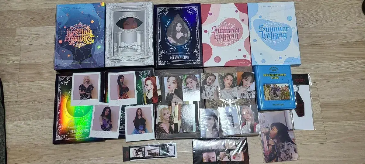 Dreamcatcher album Goods,photocards in bulk wts~.