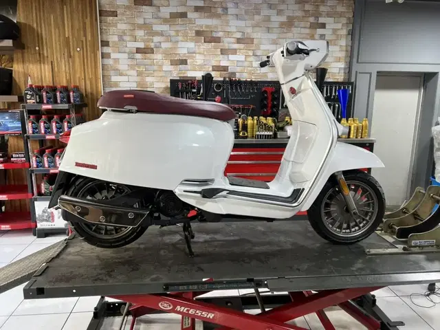 2022년 람브레타(Lambretta) V125 특가신차할인  판매합니다