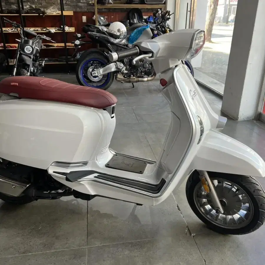 2022년 람브레타(Lambretta) V125 특가신차할인  판매합니다