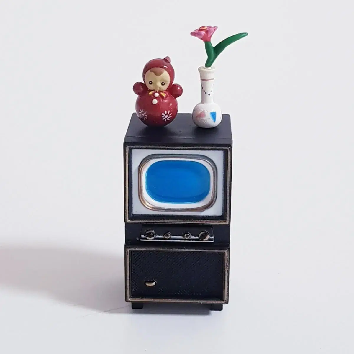 Time Travel Glico Miniature Figurines Tv Television Sikwan Remento