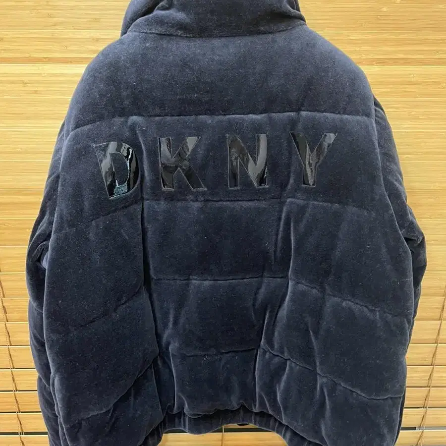 DKNY 푸퍼 패딩 L사이즈 새상품급