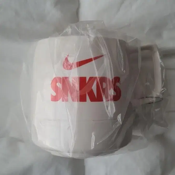 나이키 snkrs 헬리녹스 컵