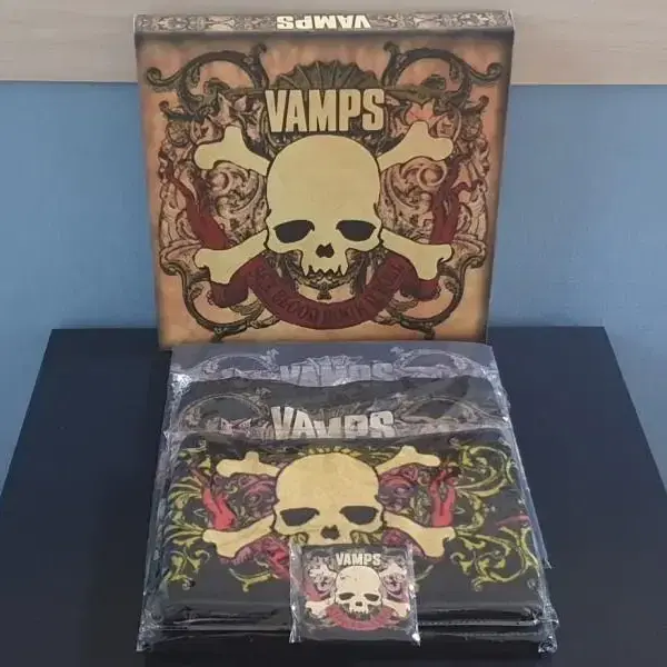 VAMPS 뱀프스 베스트 앨범 티셔츠 외 굿즈 첨부 한정반 하이도