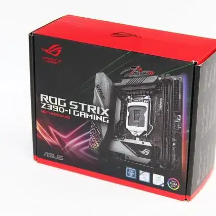 ASUS ROG STRIX Z390-I 게이밍(ITX)제품의 보드BOX