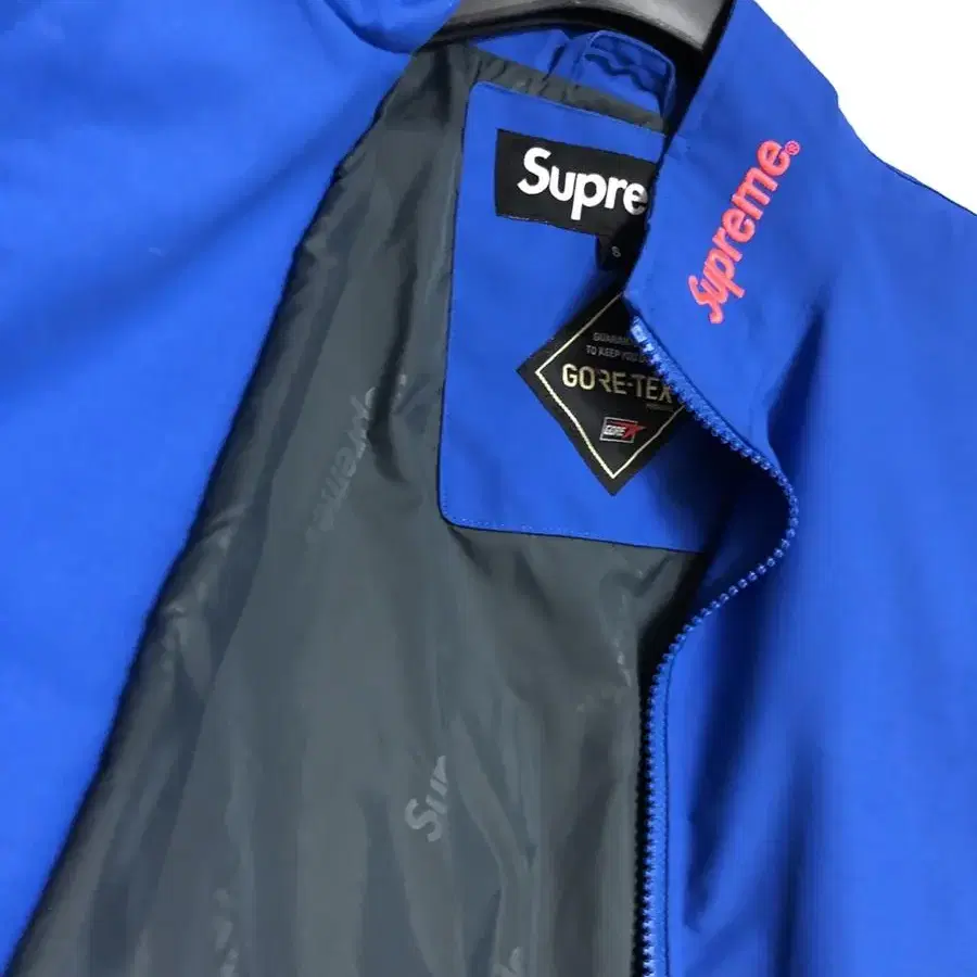 새상품. 슈프림 GTX 자켓 Supreme GTX Court Jacket