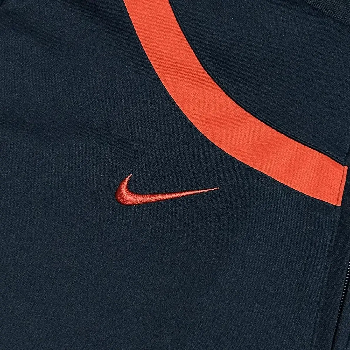 [ L ] Nike 나이키 스우시 트레이닝 져지