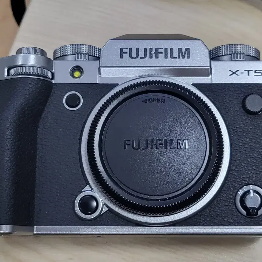 후지 x-t5  실버 블랙 바디셋