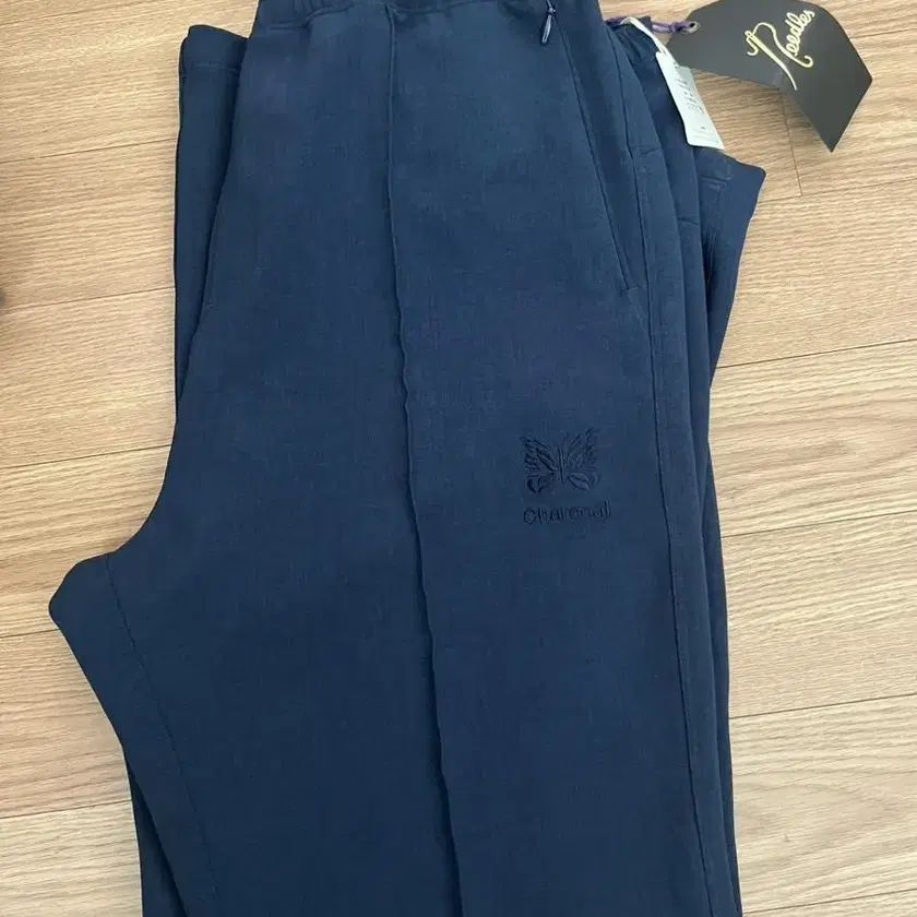 NEEDLES Training/Jogger Pants 네펜대스,챠콜,니들스,카브엠트,남이서팔 on Bunjang with