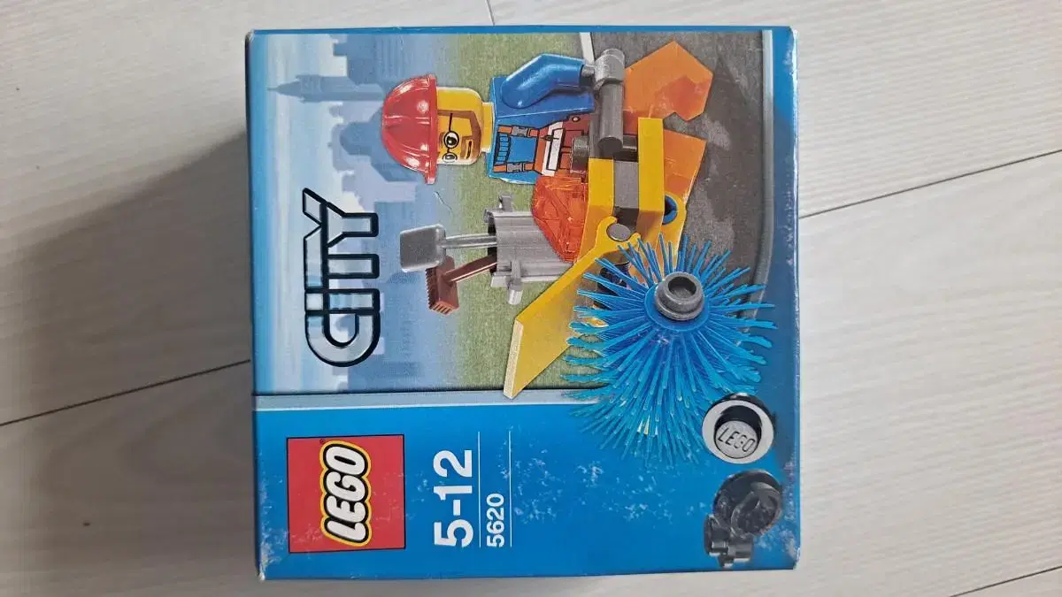 Lego city 5620 unsealed please feel free to chat